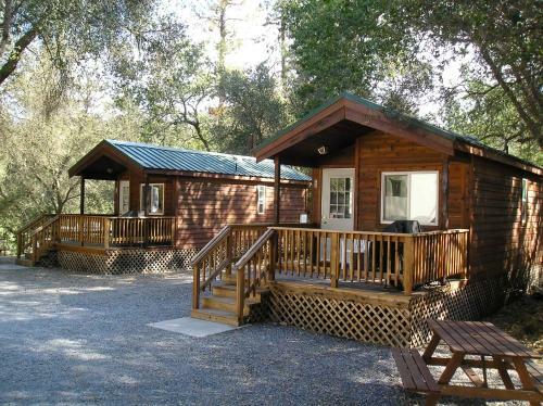 Ponderosa Camping Resort One-bedroom Cabin 1