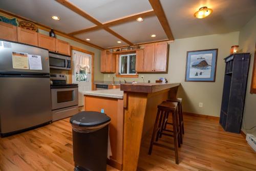 Hideaway Two-bedroom Cottage