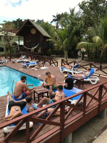 Lodge Green Parrot Beach Houses And Resort