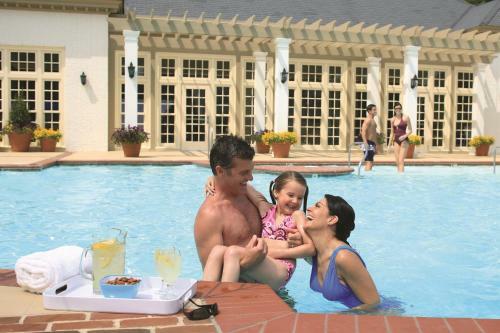 Colonial Houses - A Colonial Williamsburg Hotel