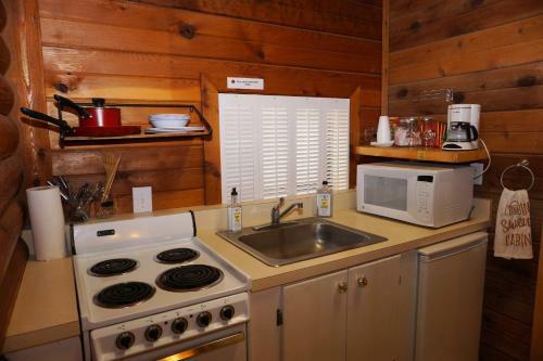 Wimberley Log Cabins Resort And Suites - Unit 1