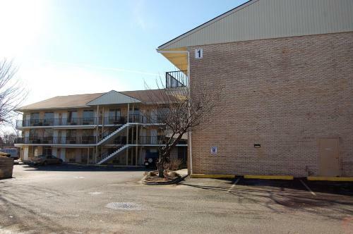 Hotel Apm Inn And Suites