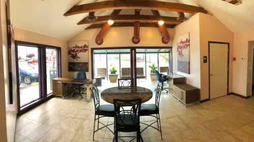 Hotel Apm Inn And Suites