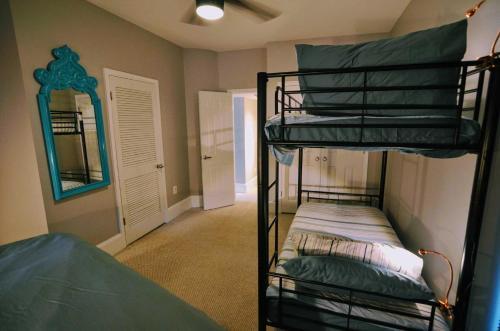 1331 Northwest Apartment #1066 Apts