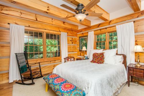 113 Mountain Cove Road House