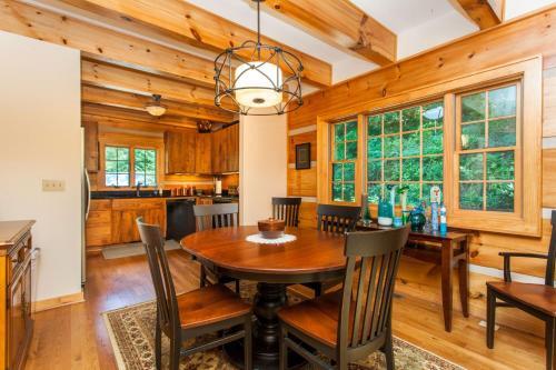 113 Mountain Cove Road House