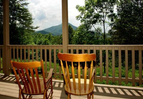 Misty Cove - Sevierville Cabin