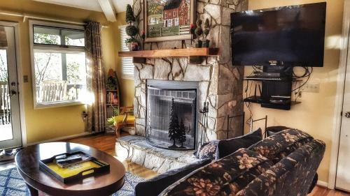 Cottage In The Smoky Mountains