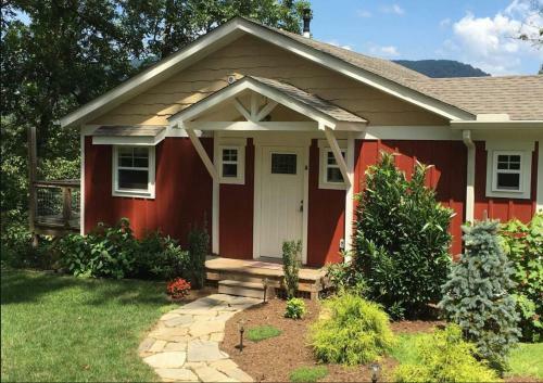 Roxy Cottage