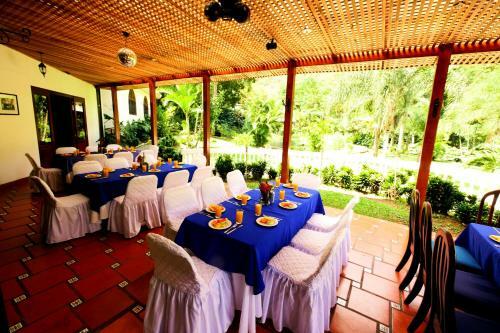 Hotel Rio Perlas