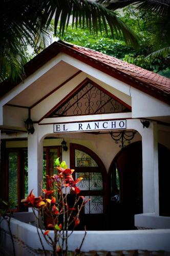 Hotel Rio Perlas