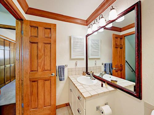 Apartamento 3073 Bellflower Drive Condo Unit 2