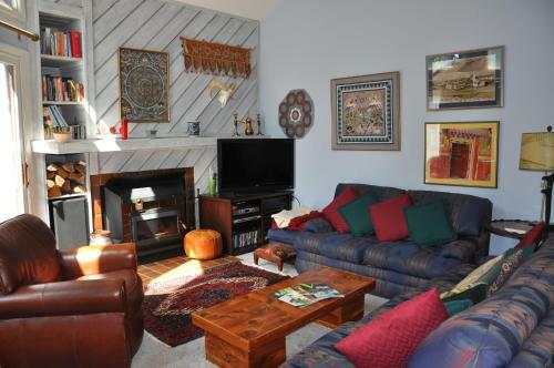 Affordable Townhome In East Vail. On The Shuttle Route.