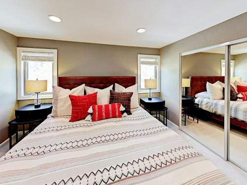 Apartamento 4192 Spruce Way Condo Unit 211