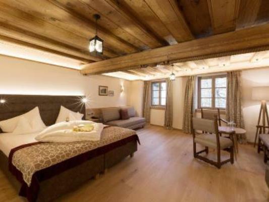 Hotel Romantik Im Weissen Roessl(.)
