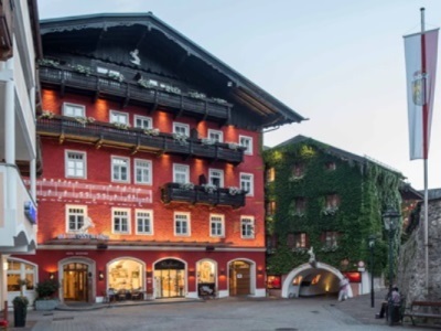 Hotel Romantik Im Weissen Roessl(.)