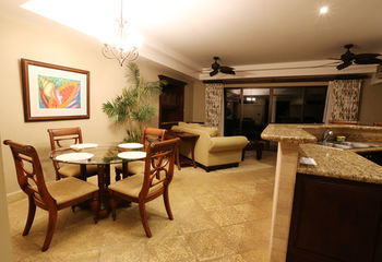 Shana Hotel & Residence
