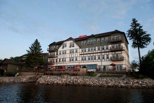 Hotel Chase On The Lake