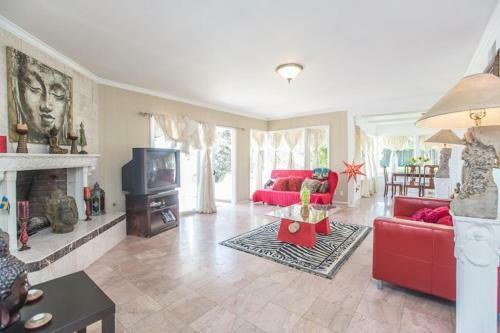 Three Bedroom Villa In Bel Air