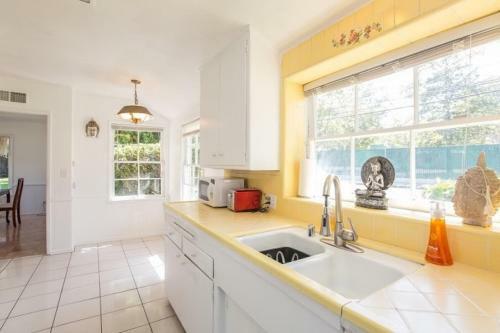 Three Bedroom Villa In Bel Air
