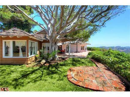 Three Bedroom Villa In Bel Air