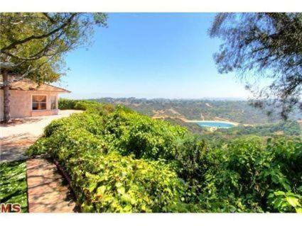 Three Bedroom Villa In Bel Air