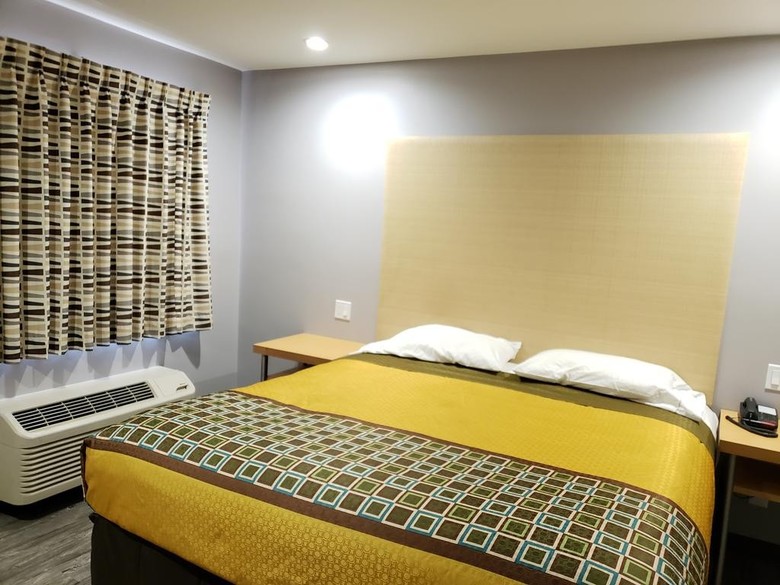 Motel Regal Inn