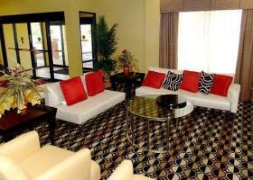 Hotel Comfort Suites Airport South