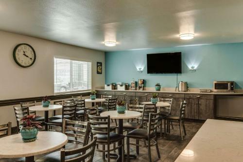 Motel Silverstone Inn And Suites