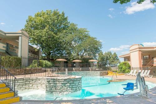 Hotel Days Inn Saint Louis North