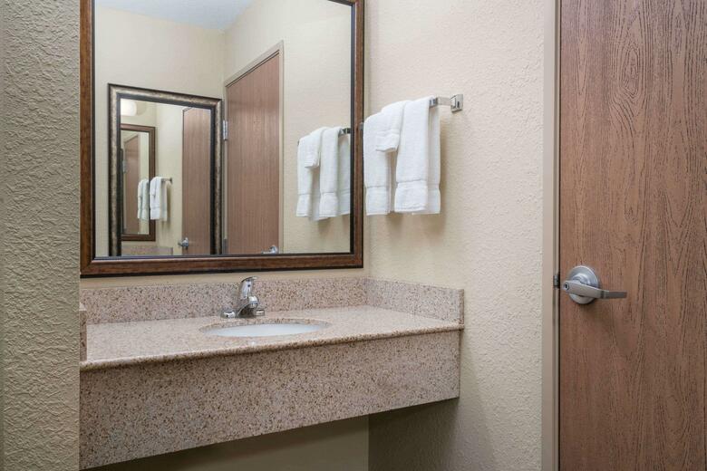 Hotel Americinn Lodge & Suites Newton