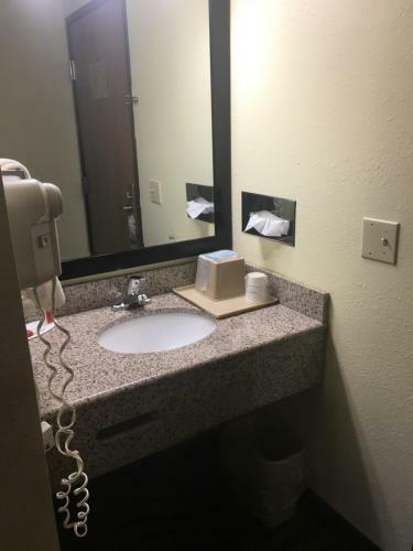 Hotel Super 8 By Wyndham Newton