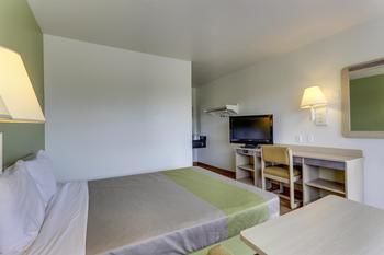Motel 6 Baton Rouge - Port Allen