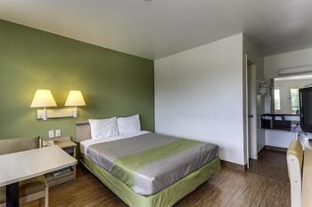 Motel 6 Baton Rouge - Port Allen
