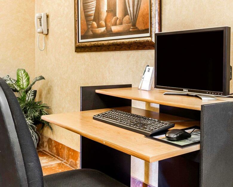 Hotel Quality Inn And Suites Surprise