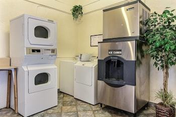 Motel 6 Monterey - Marina