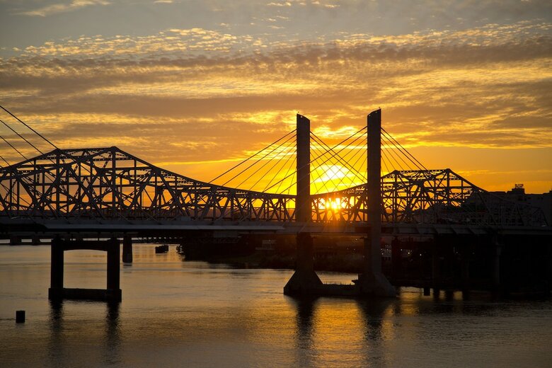 Sheraton Louisville Riverside Hotel