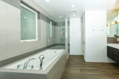 Beautiful Home Near The Beach