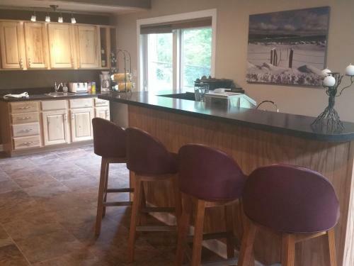 Elegant 2 King Bedrooms Apartment - 2 Night Minimum