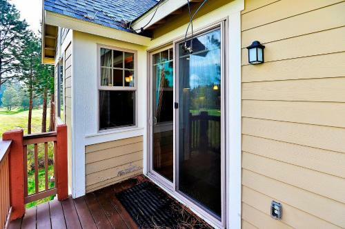 Truckee Meadows Golf Course Vacation Home - 3br/2.5ba