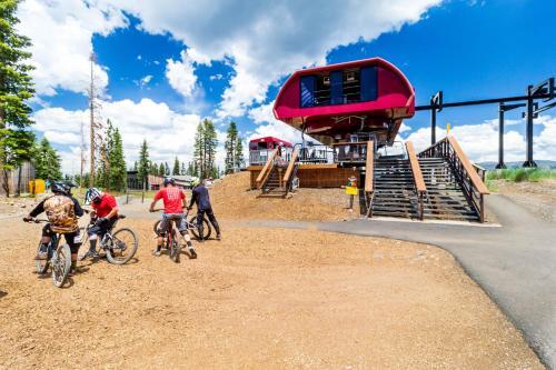 Truckee Boulders Escape