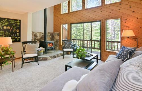 11443 Northwoods Blvd House Unit B