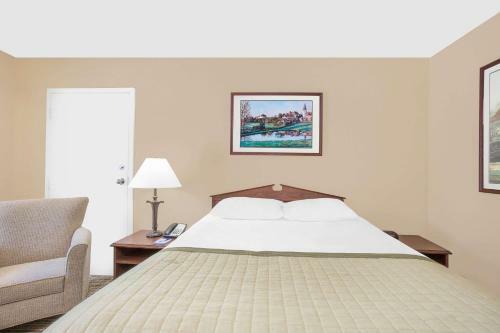 Hotel Baymont Inn & Suites - Roanoke Rapids