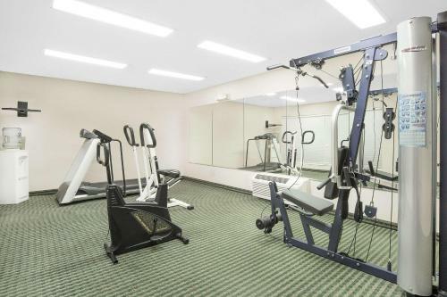 Hotel Baymont Inn & Suites - Roanoke Rapids