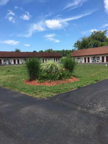 Motel Red Carpet Inn And Suites Cooperstown