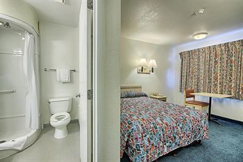 Motel 6 Columbus East