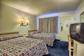 Motel 6 Columbus East