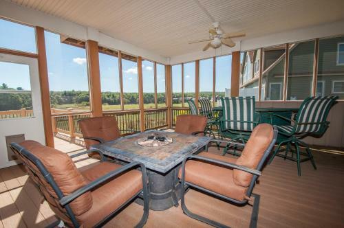 Serenity Now Five-bedroom Holiday Home