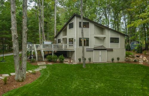 Blue Moon Three-bedroom Holiday Home