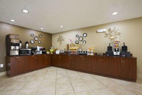Hotel Microtel Inn & Suites By Wyndham Lithonia/stone Mountain